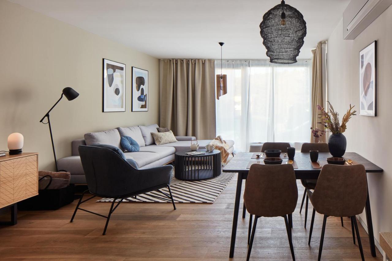 Prague Days - Stylish Apartments With Terrace - Parking - Quiet Area 외부 사진